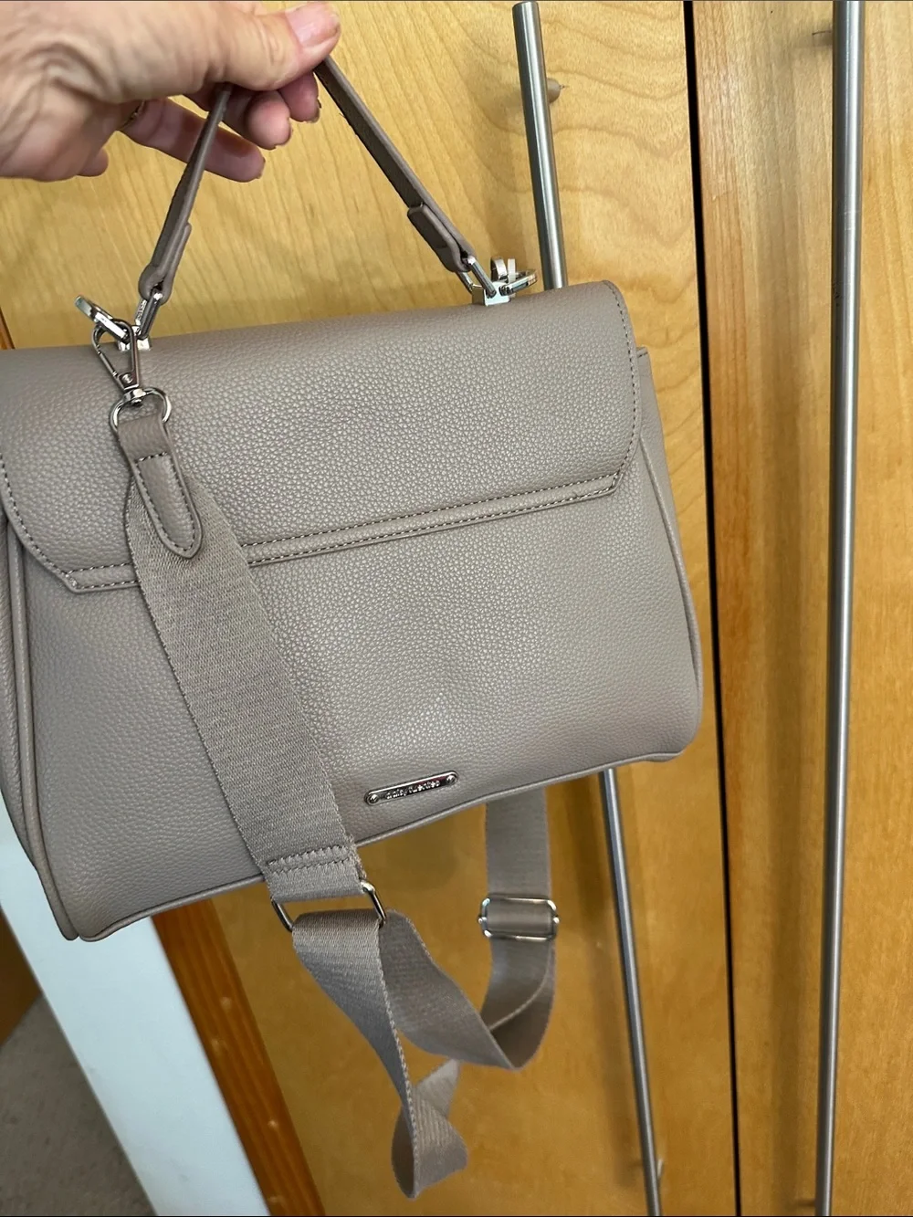 Daisy fuentes bag $98 retail brand new so so cute
